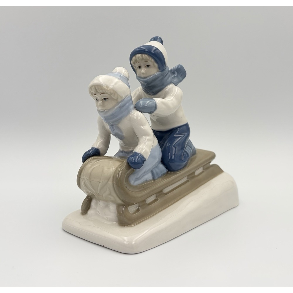 VTG 1992 Paul Sebastian Porcelana de Cuernavaca Children Sledding Sled Figurine